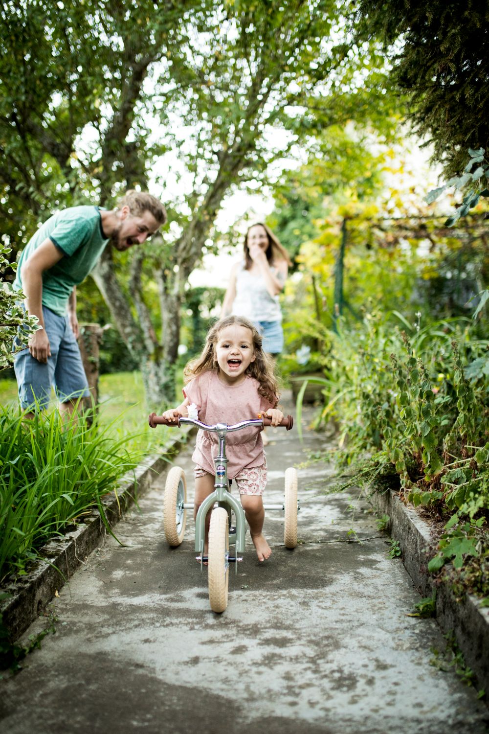 séance lifetyle enfant à vélo et parents