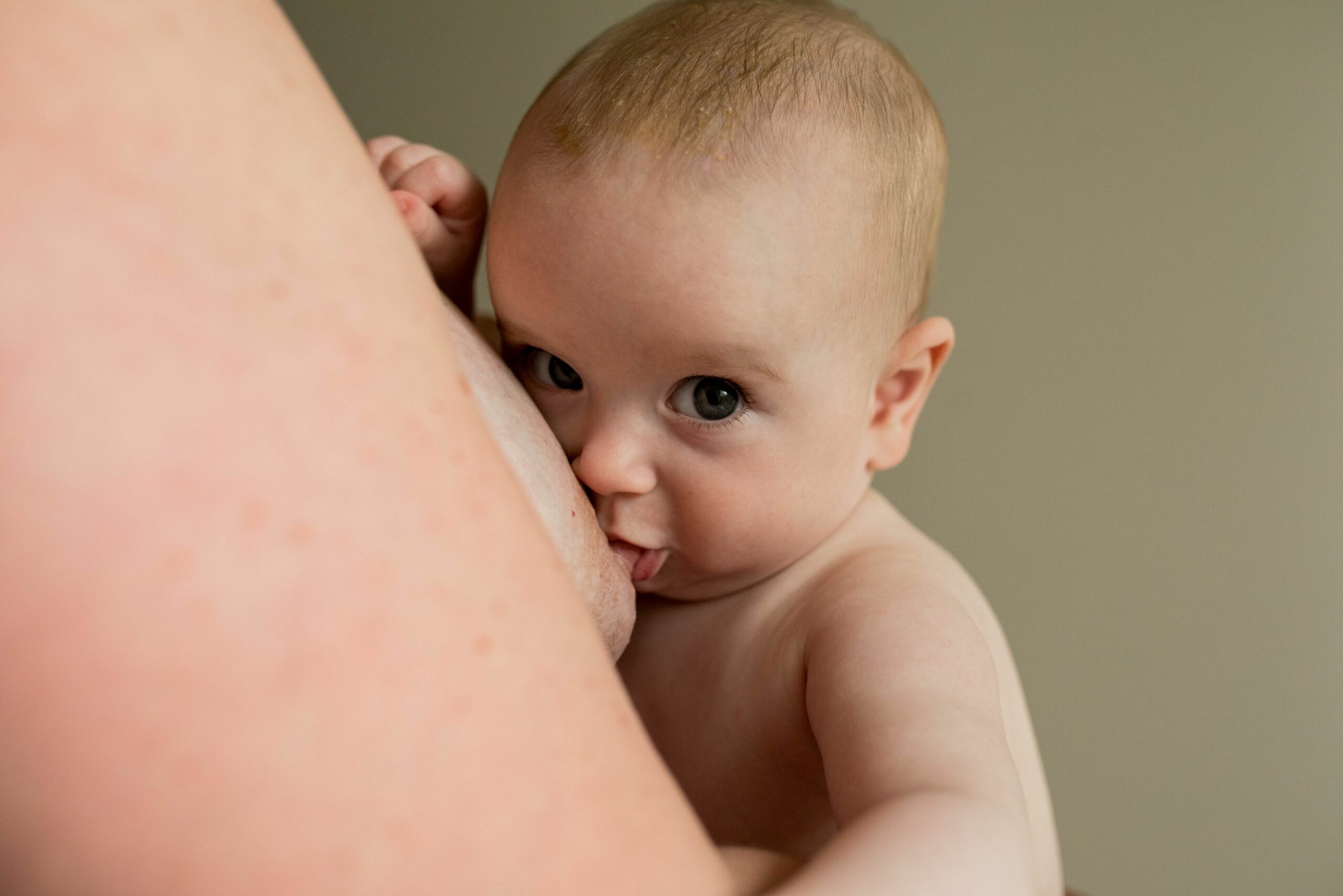 bébé allaitement maternel