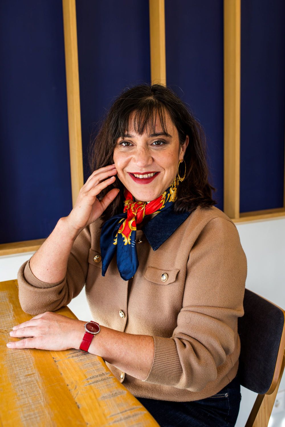 portrait pro femme souriante montbéliard